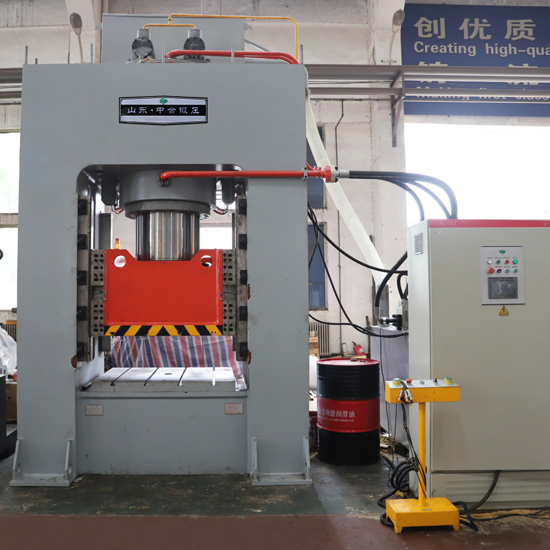 熱模段框架液壓機(圖3) 熱模段框架液壓機(圖3)