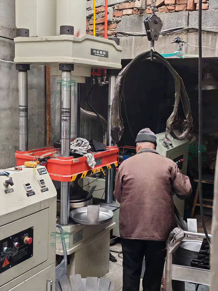 不銹鋼鍋拉伸液壓機.jpg 不銹鋼鍋拉伸液壓機.jpg