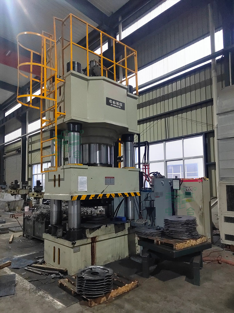 1000噸四柱液壓機客戶車間 1000噸四柱液壓機客戶車間