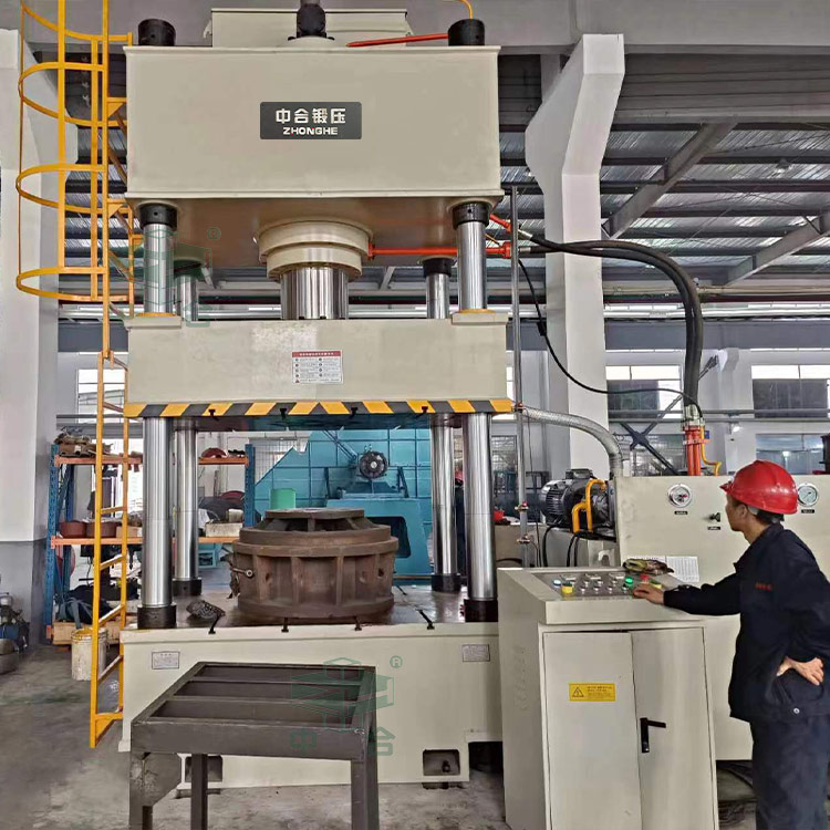 315噸汽車車輪輪轂沖壓液壓機.jpg 315噸汽車車輪輪轂沖壓液壓機.jpg