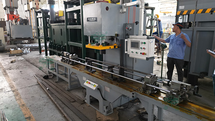 100噸單臂液壓機.jpg 100噸單臂液壓機.jpg