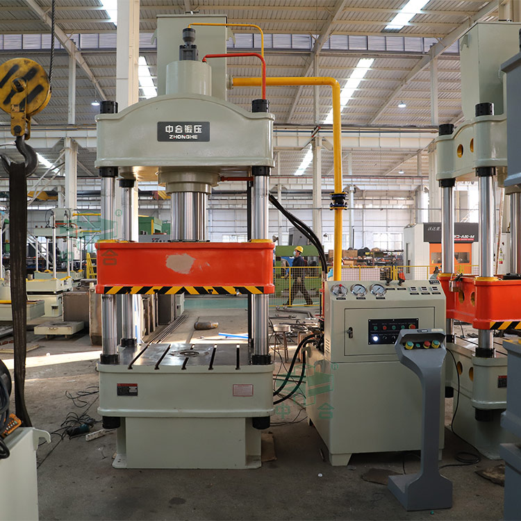 滕州200噸四柱液壓機.jpg 滕州200噸四柱液壓機.jpg