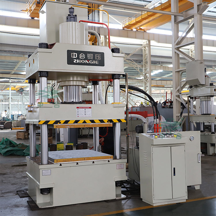 315噸四柱液壓機車間實拍.jpg 315噸四柱液壓機車間實拍.jpg