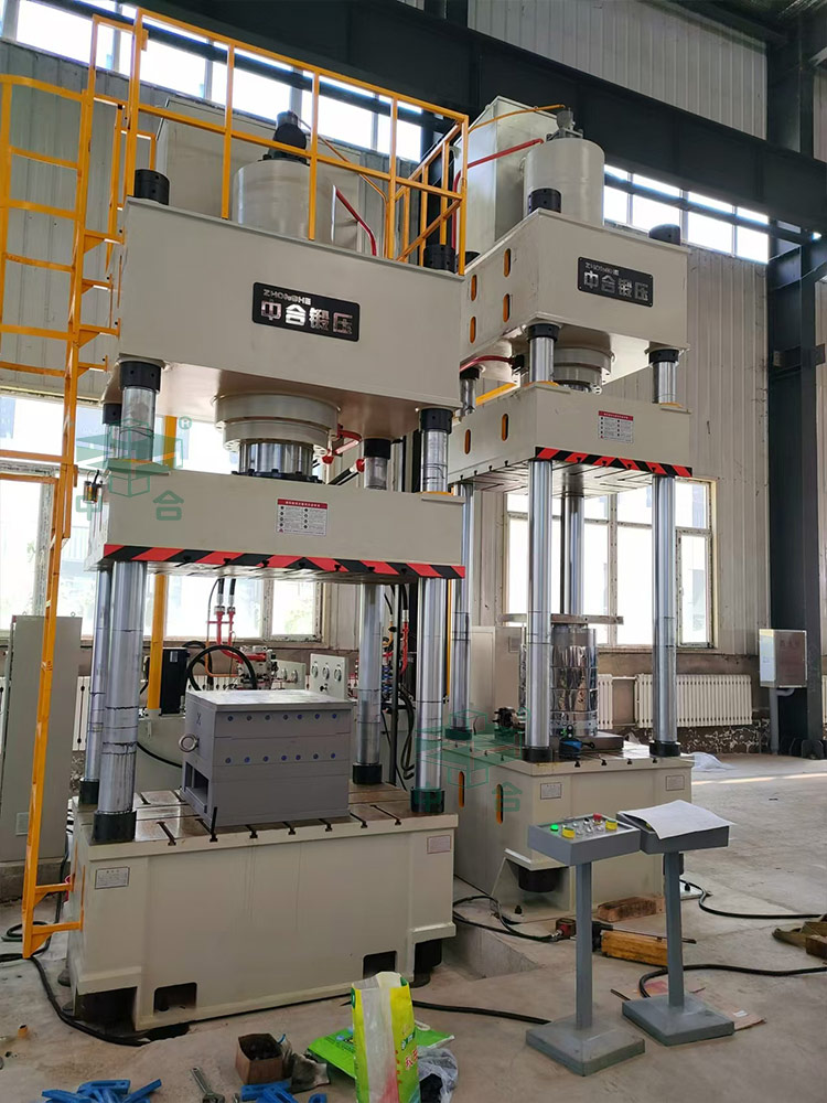 400噸伺服四柱液壓機(右).jpg 400噸伺服四柱液壓機(右).jpg