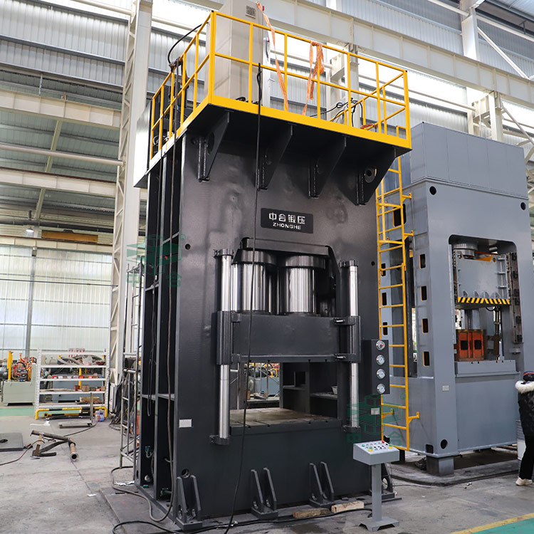 2000噸框架式木屑托盤液壓機(jī).jpg 2000噸框架式木屑托盤液壓機(jī).jpg