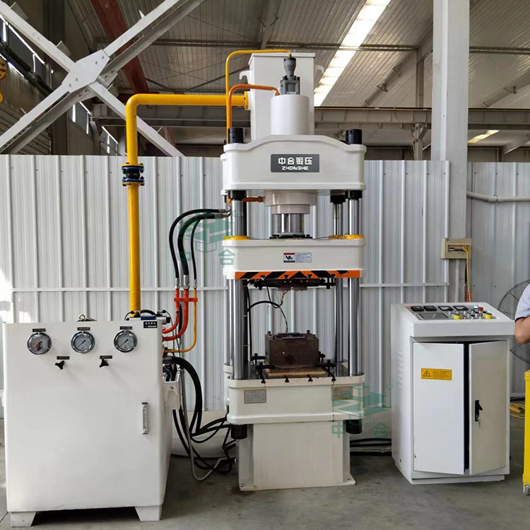 100噸四柱液壓機客戶現場.jpg 100噸四柱液壓機客戶現場.jpg