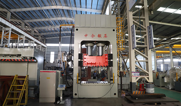 800噸框架式液壓機（模壓、拉伸）