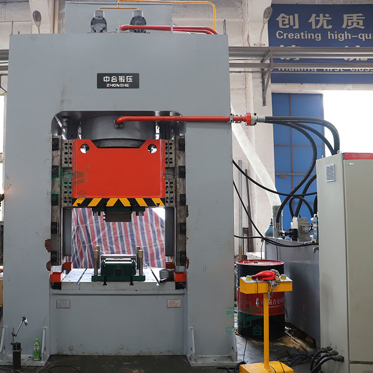 800噸框架式液壓機.jpg 800噸框架式液壓機.jpg