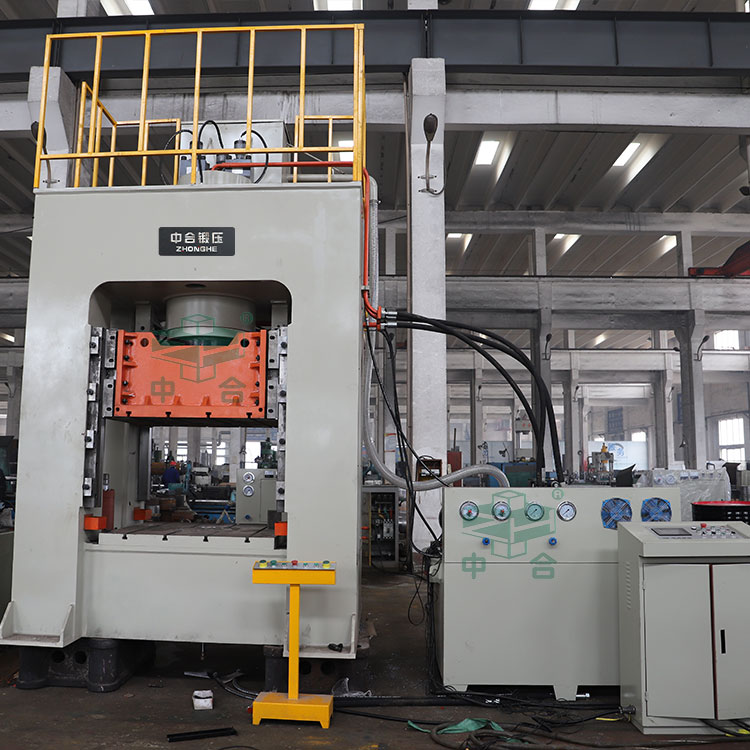 500噸框架式液壓機(jī).jpg 500噸框架式液壓機(jī).jpg