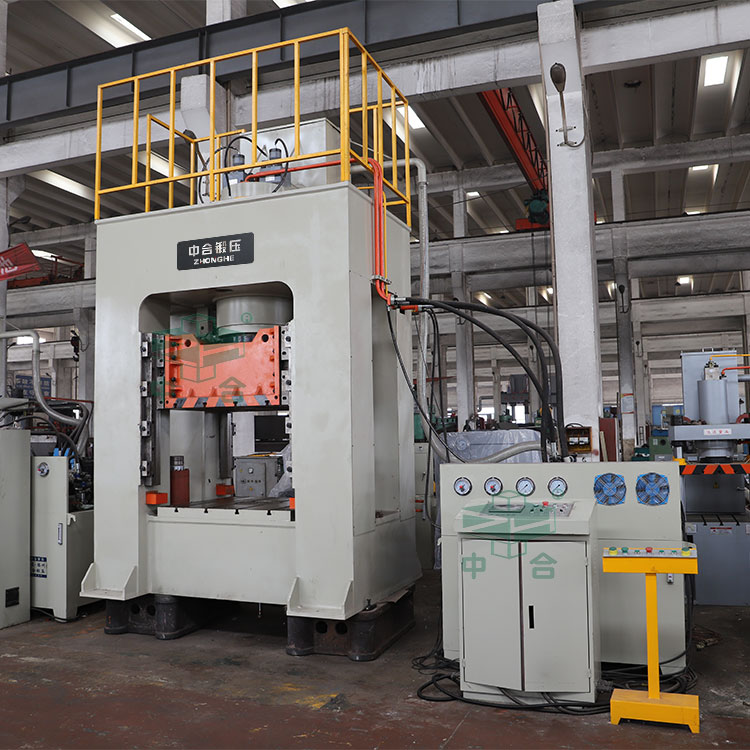 500噸框架式油壓機(jī).jpg 500噸框架式油壓機(jī).jpg