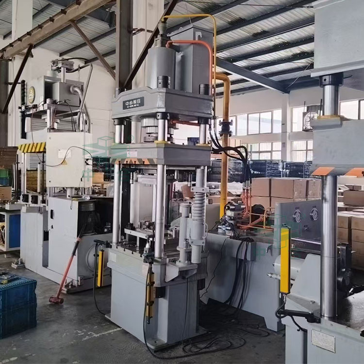 100噸三梁四柱液壓機(jī).jpg 100噸三梁四柱液壓機(jī).jpg