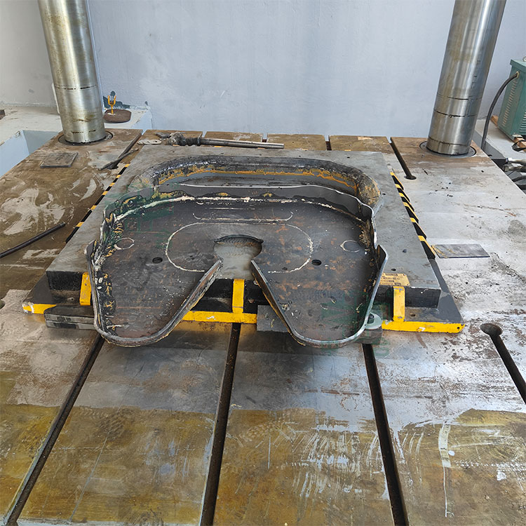 半掛車(chē)牽引座座板半成品.jpg 半掛車(chē)牽引座座板半成品.jpg