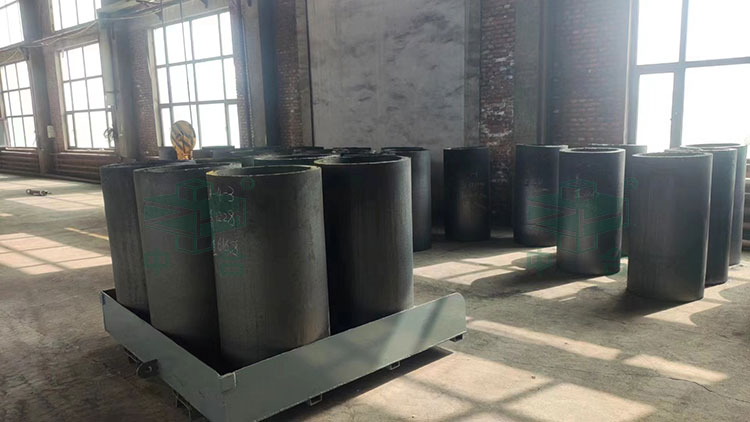 石墨坩堝成品.jpg 石墨坩堝成品.jpg