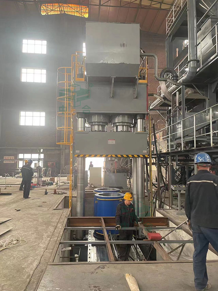 雙工位石墨坩堝液壓機.jpg 雙工位石墨坩堝液壓機.jpg