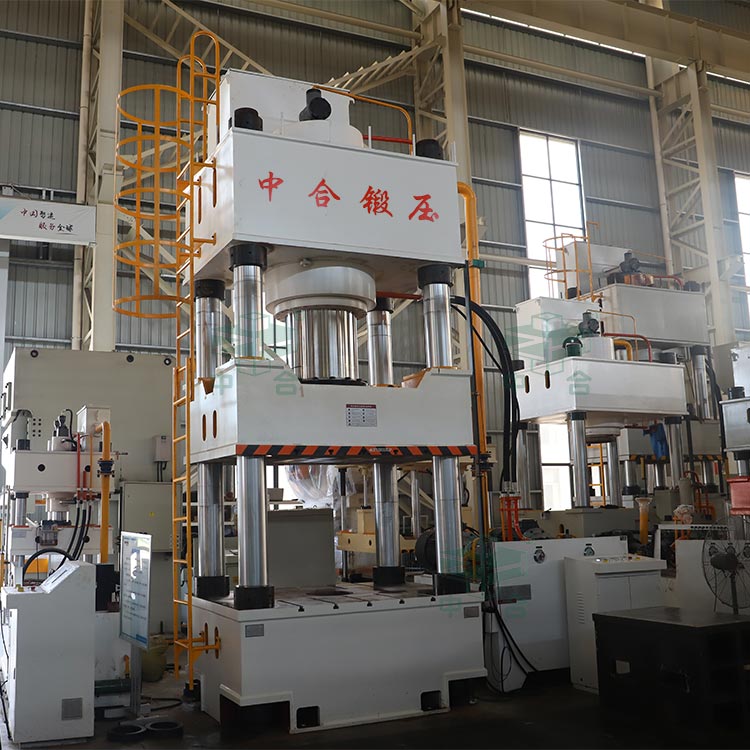 1000噸活性炭擠壓液壓機(jī).jpg 1000噸活性炭擠壓液壓機(jī).jpg