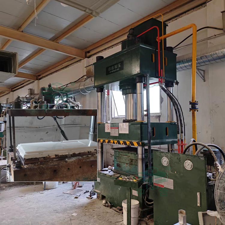 315噸玻璃鋼電表箱成型液壓機(jī)試機(jī).jpg 315噸玻璃鋼電表箱成型液壓機(jī)試機(jī).jpg