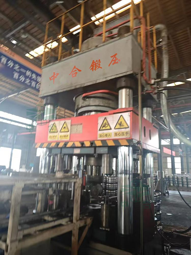 1000噸四柱液壓機 1000噸四柱液壓機