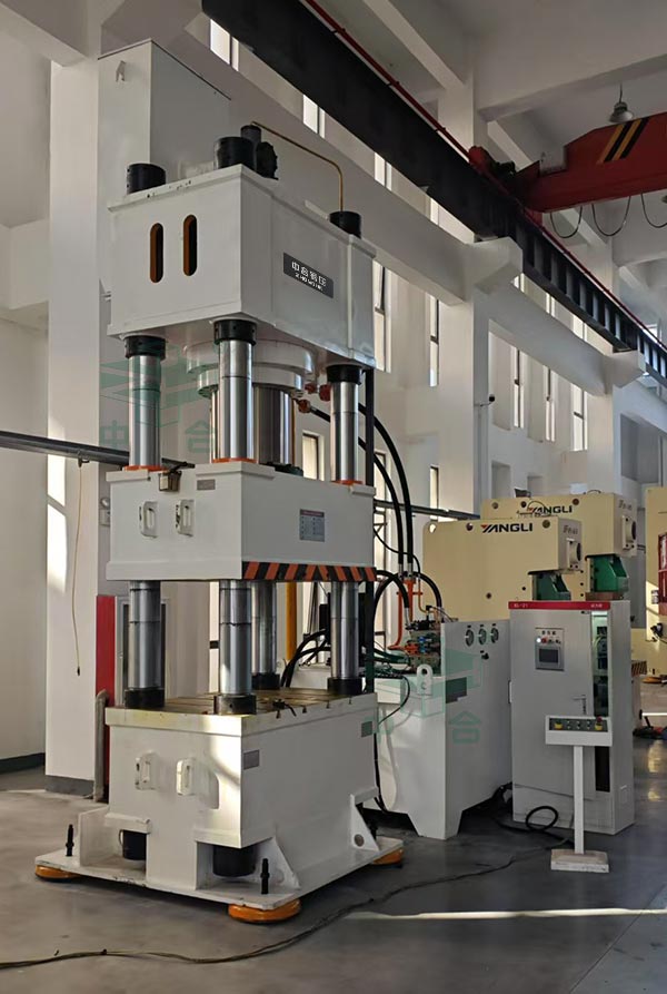 630噸伺服液壓機(jī)(圖).jpg 630噸伺服液壓機(jī)(圖).jpg