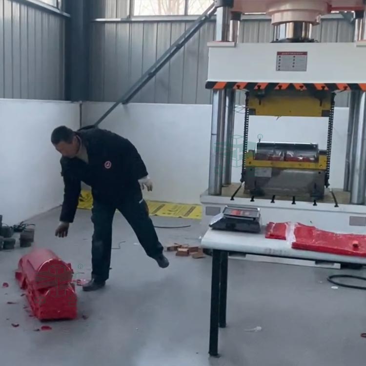 電纜線保護殼.jpg 電纜線保護殼.jpg