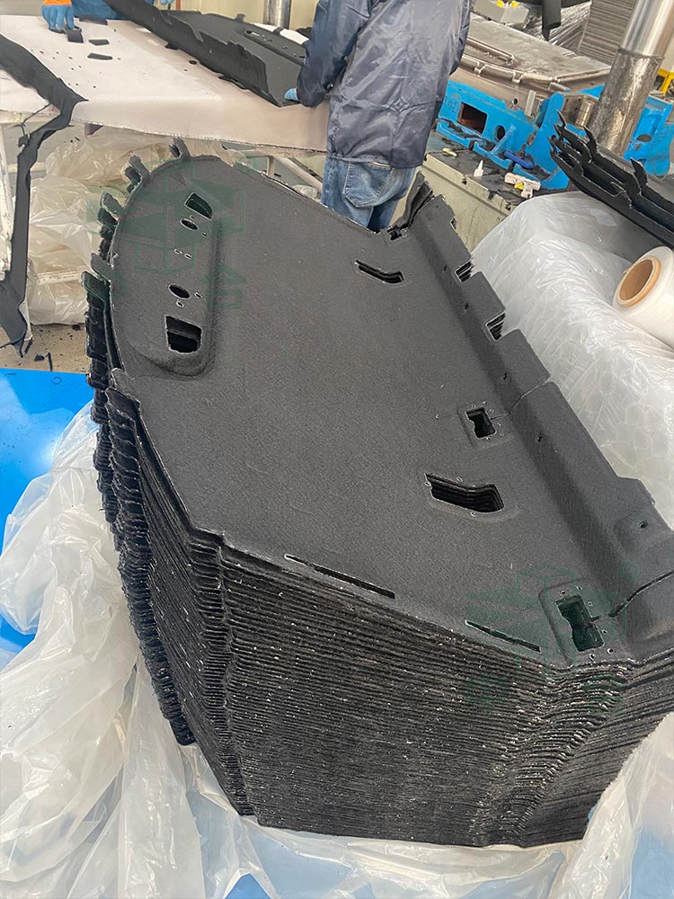 汽車(chē)內(nèi)飾(后平臺(tái)蓋板).jpg 汽車(chē)內(nèi)飾(后平臺(tái)蓋板).jpg