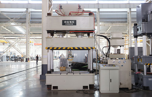 400噸四柱液壓機在金屬成型工藝中的優勢