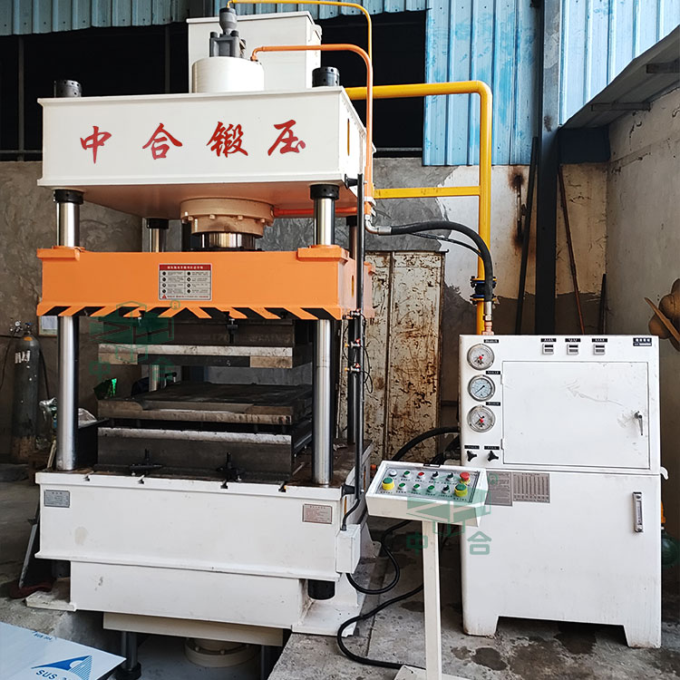 250噸三梁四柱液壓機.jpg 250噸三梁四柱液壓機.jpg