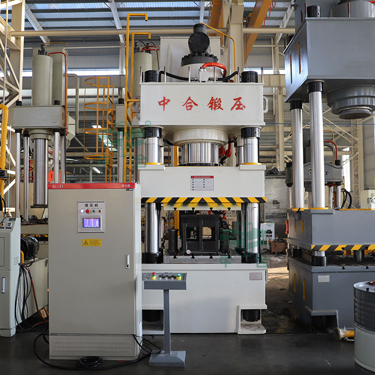 500噸四柱液壓機.jpg 500噸四柱液壓機.jpg