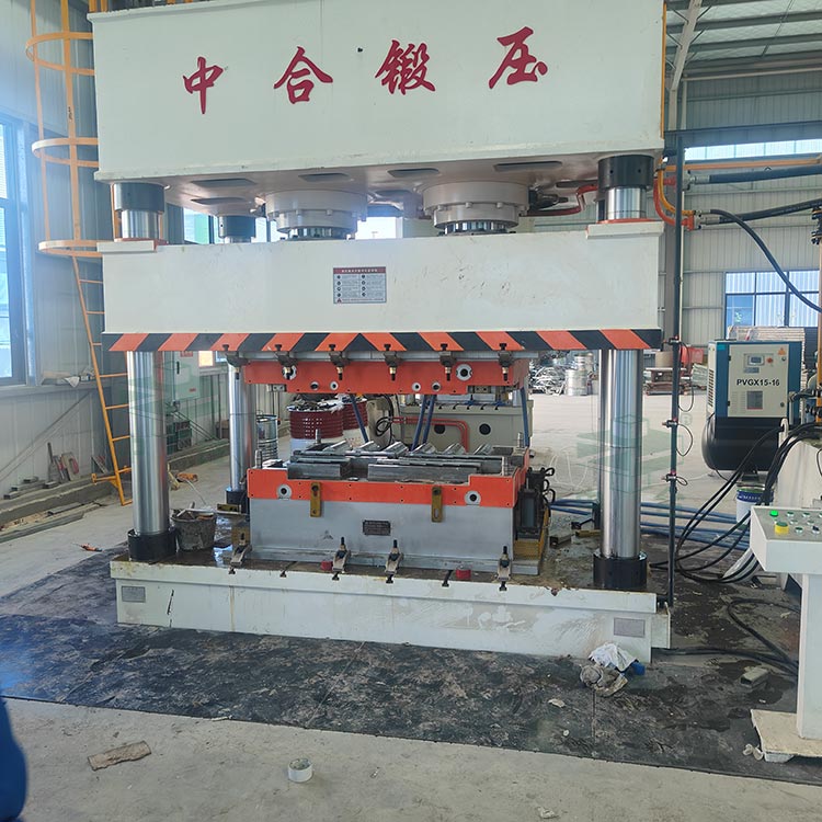 630噸仿古樹脂瓦成型液壓機