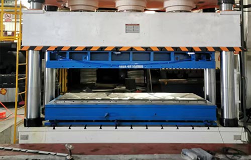 1250噸不銹鋼水箱板液壓機(jī)