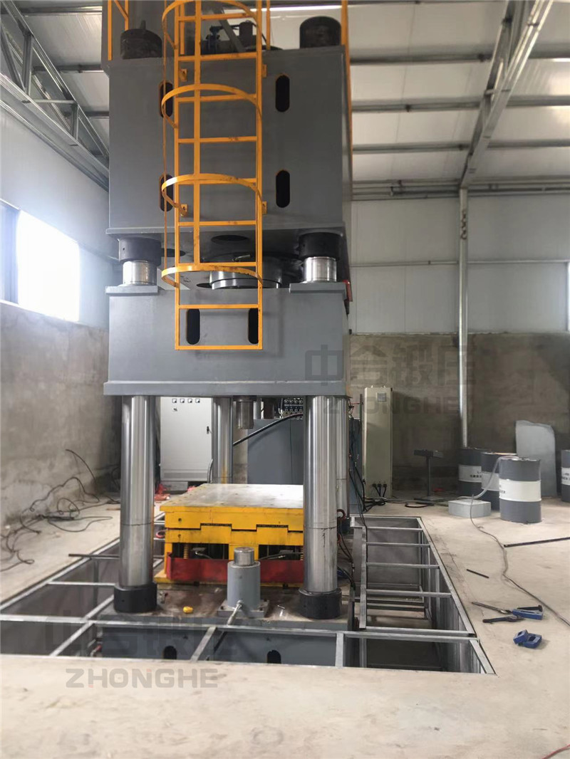 卡車導流罩生產設備_2500噸四柱液壓機_玻璃鋼成型液壓機(圖6) 卡車導流罩生產設備_2500噸四柱液壓機_玻璃鋼成型液壓機(圖6)