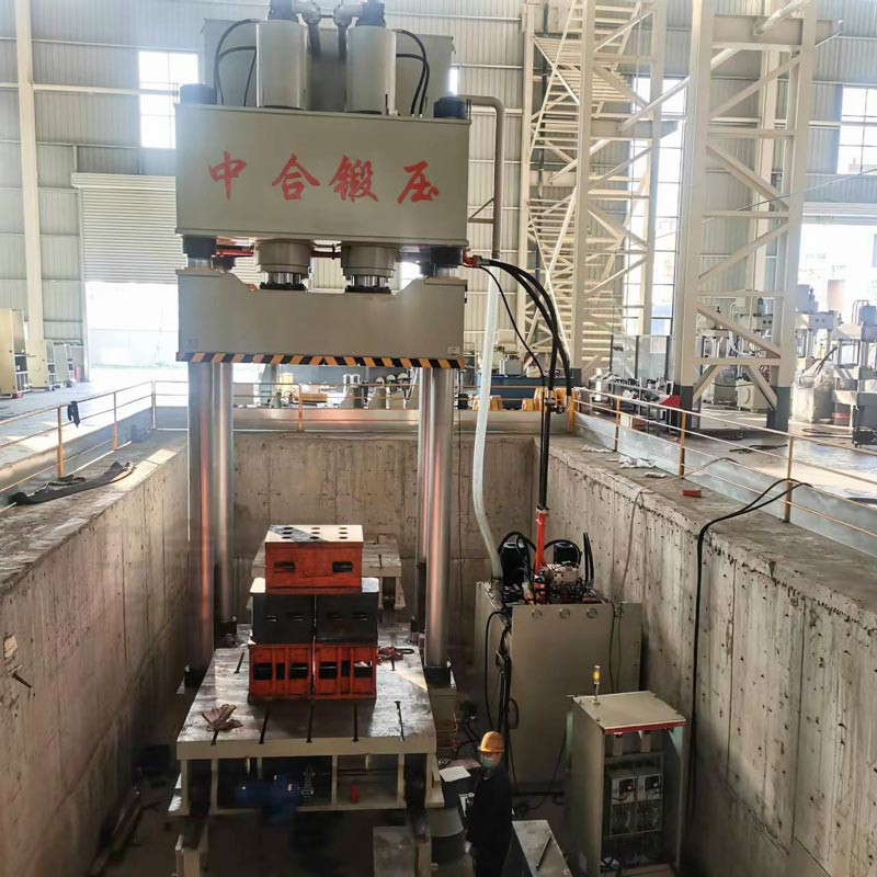 SMC模壓工藝_1500噸液壓機_復合材料成型設備(圖1) SMC模壓工藝_1500噸液壓機_復合材料成型設備(圖1)