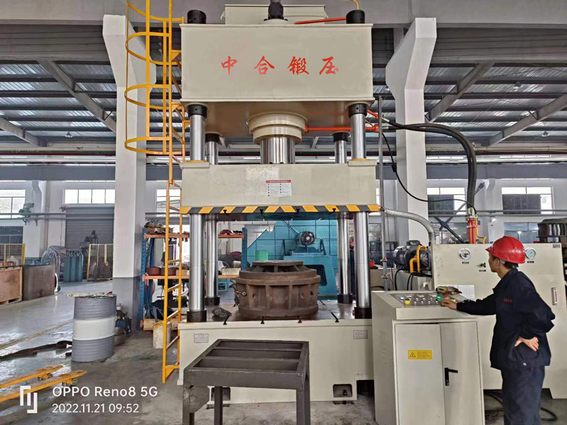 315噸汽車配件成型液壓機 315噸汽車配件成型液壓機