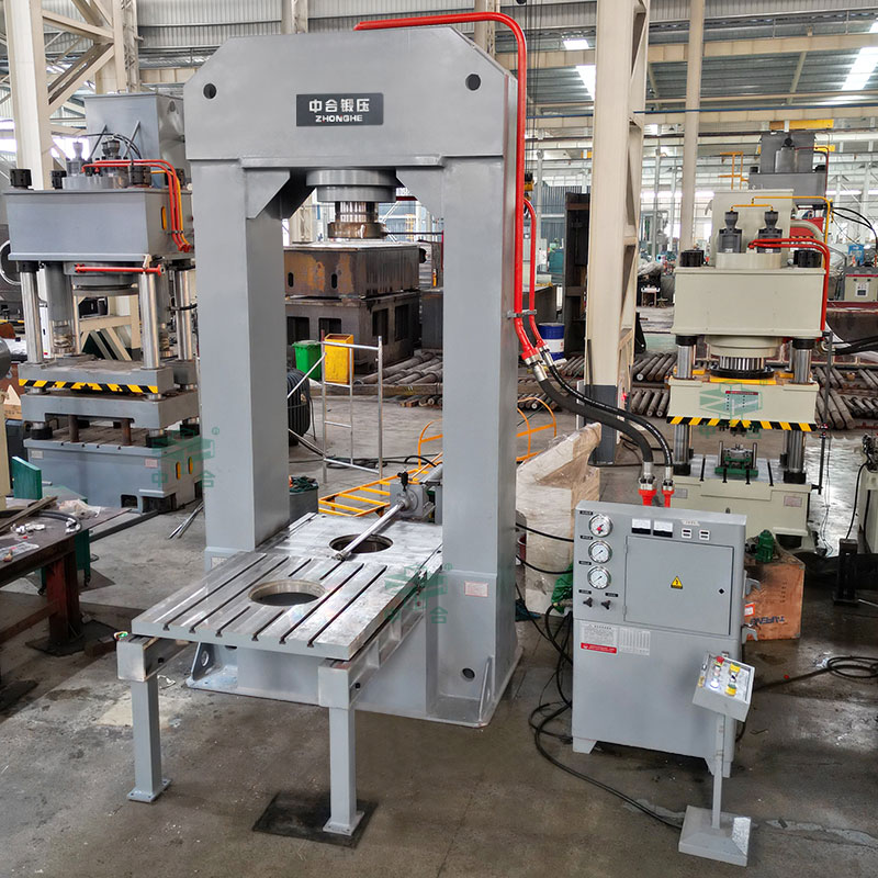 315噸龍門液壓機(jī)-鋼板校直設(shè)備(圖3) 315噸龍門液壓機(jī)-鋼板校直設(shè)備(圖3)