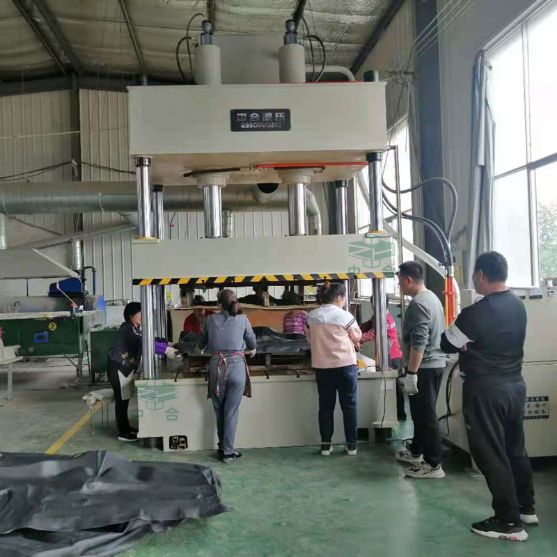 汽車內飾件液壓機-200噸汽車裝飾件生產設備(圖1) 汽車內飾件液壓機-200噸汽車裝飾件生產設備(圖1)