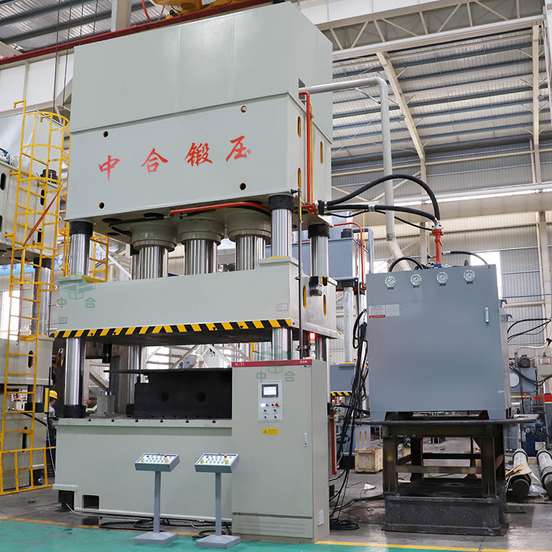 1500噸四柱液壓機(jī) 1500噸四柱液壓機(jī)