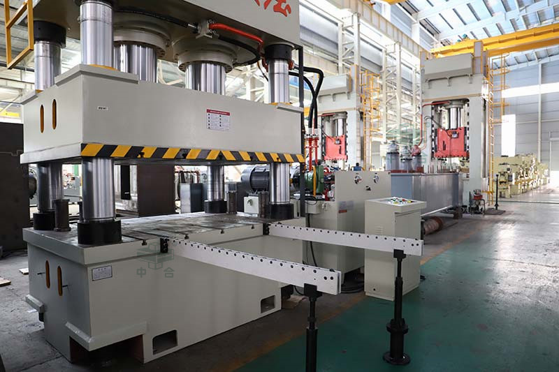 攪拌器槳葉壓型液壓機-1000噸四柱液壓機-鋼板折彎設備(圖3) 攪拌器槳葉壓型液壓機-1000噸四柱液壓機-鋼板折彎設備(圖3)