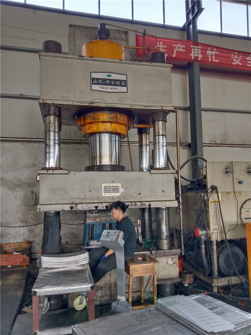 630噸地溝蓋板成型液壓機-不銹鋼地溝蓋板生產線(圖1) 630噸地溝蓋板成型液壓機-不銹鋼地溝蓋板生產線(圖1)