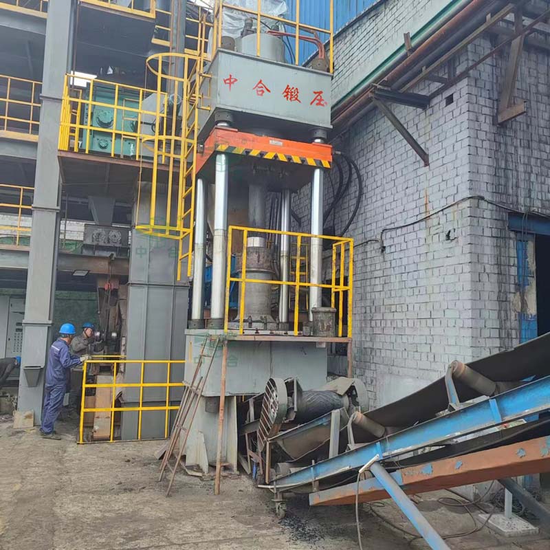 630噸活性炭粉末成型液壓機 630噸活性炭粉末成型液壓機