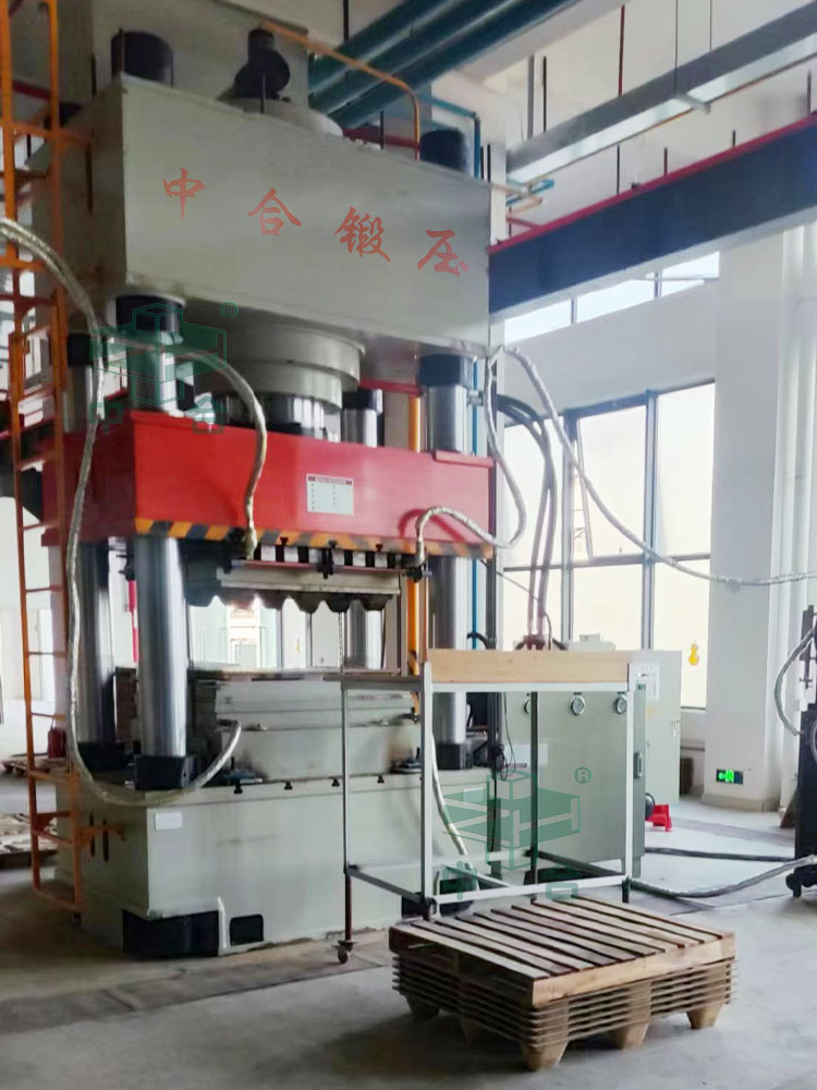 1000噸木屑托盤成型液壓機(jī)客戶車間 1000噸木屑托盤成型液壓機(jī)客戶車間